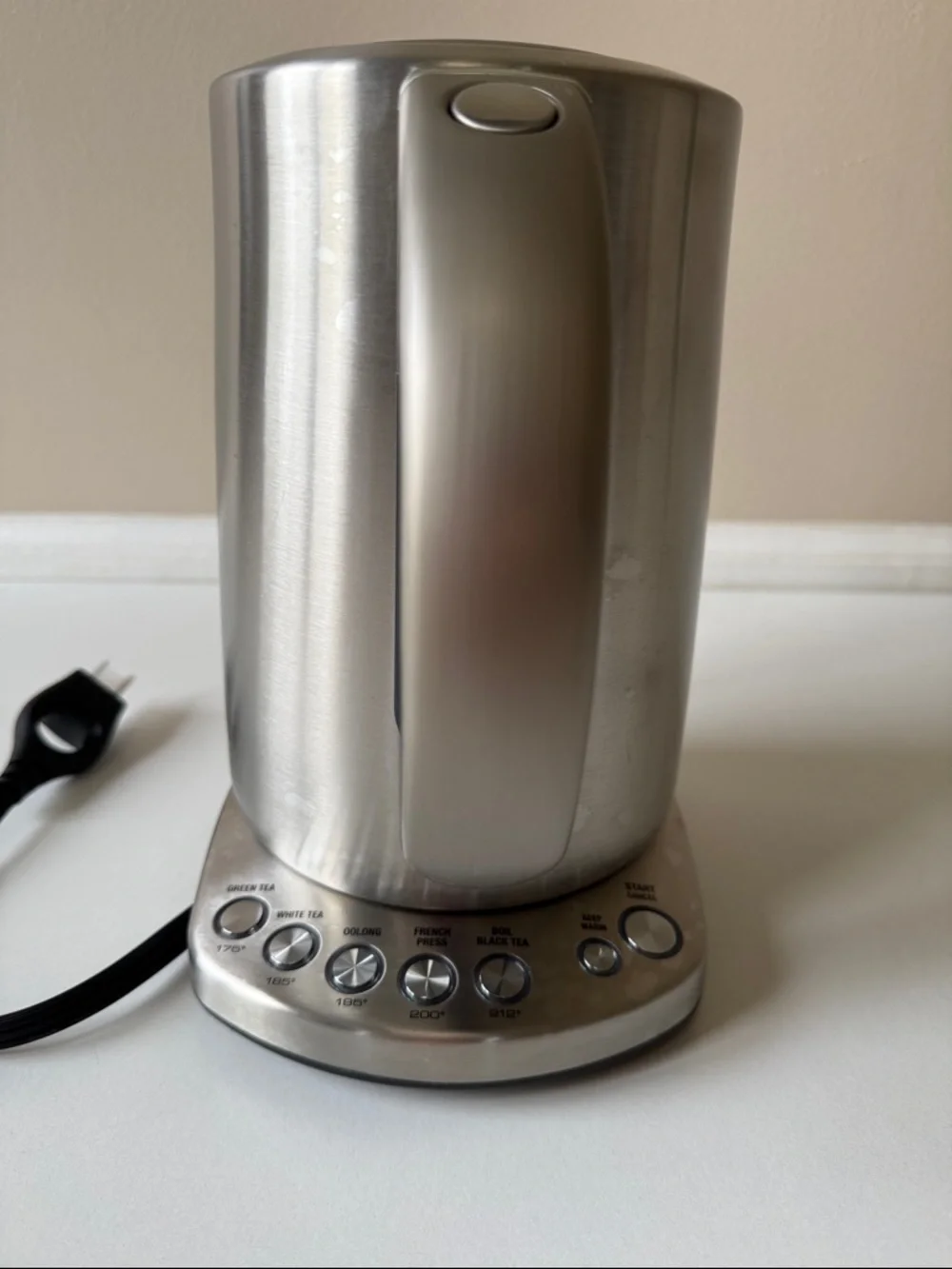 Breville BKE820XL Kettle 7-Cup Electric Kettle Brushes Stainless Steel - Picture 5 of 13